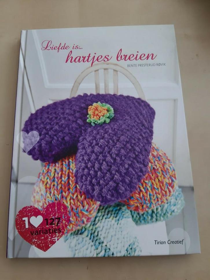 Bente Presterud Rovik - Liefde is... hartjes breien, Hobby en Vrije tijd, Breien en Haken, Zo goed als nieuw, Breien, Patroon of Boek