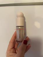 Rare Beauty Liquid Highlighter - kleur Enlighten, Overige kleuren, Gehele gezicht, Ophalen of Verzenden, Zo goed als nieuw