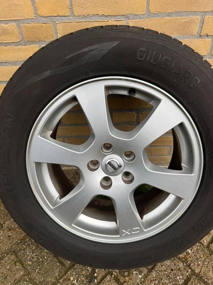 Volvo xc60 velgen met winterbanden, Auto-onderdelen, Banden en Velgen, Velg(en), Winterbanden, 17 inch, 235 mm, Ophalen