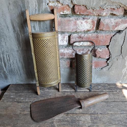 Oude brocante koperen rasp hakmes slagersmes mes *Etage3*, Huis en Inrichting, Woonaccessoires | Overige, Gebruikt, Ophalen of Verzenden