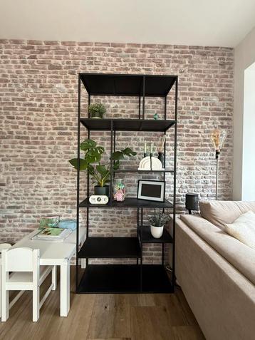 Zwarte ijzeren vakkenkast 90x200cm beschikbaar voor biedingen