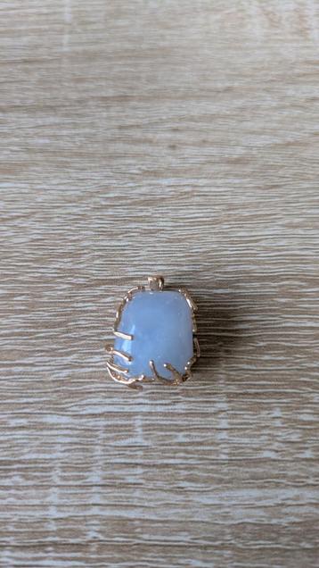 Chalcedoon of Avaloniet hanger  beschikbaar voor biedingen