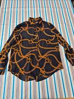 Zwarte blouse met gouden kettingprint - MNG Basics, Kleding | Dames, Maat 38/40 (M), Zwart, Ophalen of Verzenden, Zo goed als nieuw