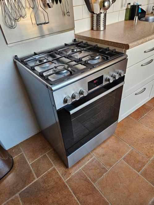 Bosch gasfornuis met oven, Witgoed en Apparatuur, Fornuizen, Gebruikt, Vrijstaand, Gas, 4 kookzones, 85 tot 90 cm, 45 tot 60 cm