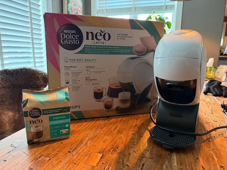 Dolce Gusto NEO Latte Koffiemachine, Witgoed en Apparatuur, Koffiezetapparaten, Zo goed als nieuw, Koffiepads en cups, Koffiemachine