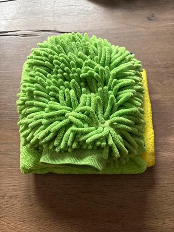 Microvezel schoonmaakdoeken en handschoen beschikbaar voor biedingen
