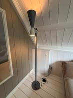 NEMO Parliament Vloerlamp - Le Corbusier, Ophalen, Zo goed als nieuw, Metaal, 150 tot 200 cm