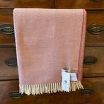 Iers lamswollen plaid McNutt Spotted Terracotta, Huis en Inrichting, Woonaccessoires | Plaids en Woondekens, Westdijk 41 3241 GT Middelharnis