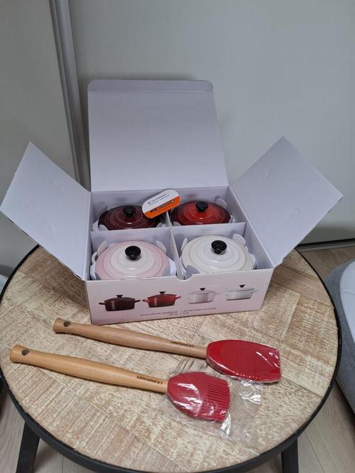 Le Creuset Petits Fours, Huis en Inrichting, Keuken | Potten en Pannen, Nieuw, Overige materialen, Ophalen of Verzenden