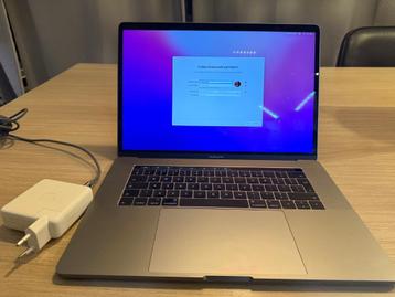 MacBook Pro 15 inch (2016) - Model A1707 - Zeer Goede Staat beschikbaar voor biedingen