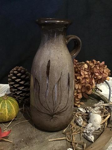 Vaas. Jaren  60-70   West Germany  Hoogte 27 cm beschikbaar voor biedingen