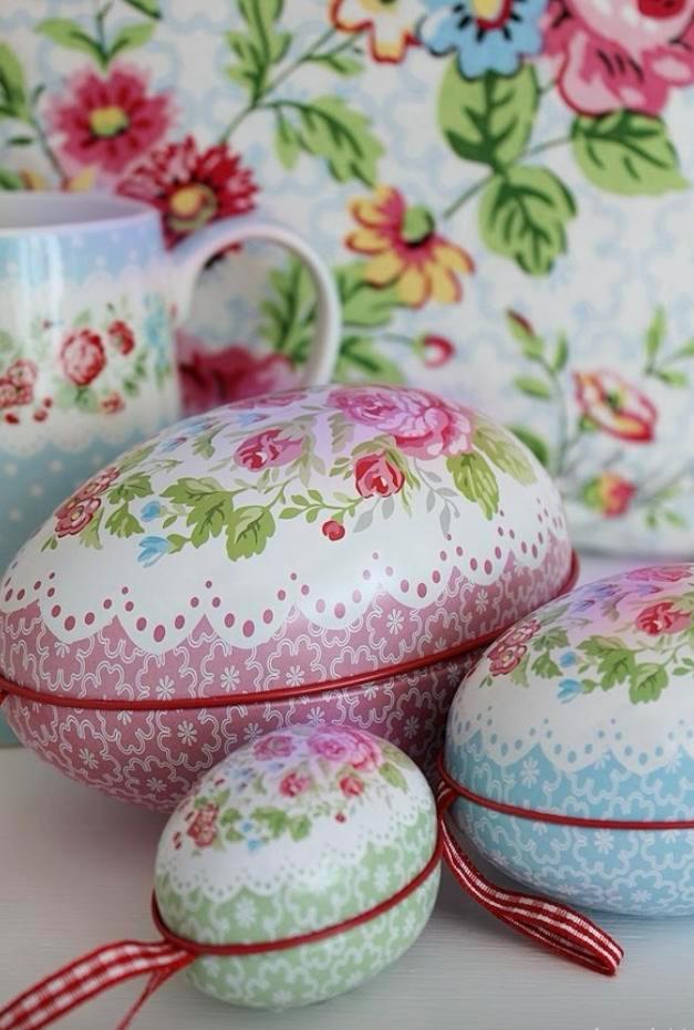 Vier snoezige blikken paas ( ei ) Containers, Diversen, Pasen, Ophalen of Verzenden