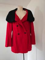 Daite Rode jas met zwarte kraag, maat 40, Kleding | Dames, Maat 38/40 (M), Daite, Ophalen of Verzenden, Zo goed als nieuw