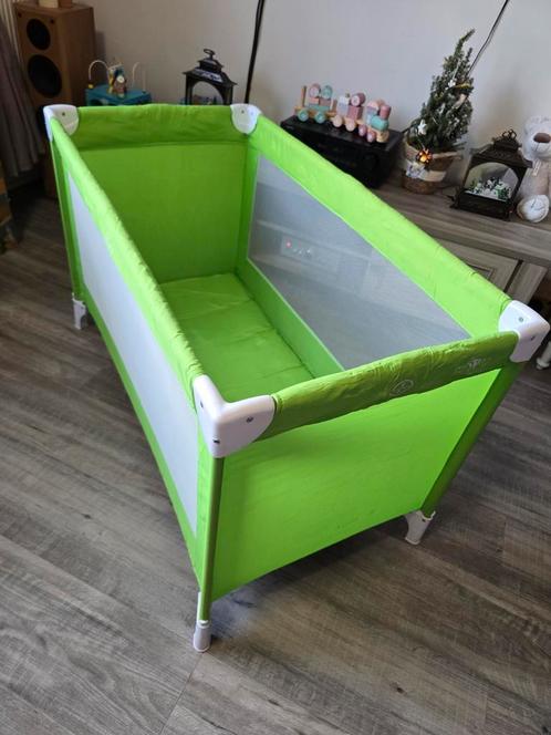 Nette campingbedje. Reisbedje. Vaste prijs (+ gratis matras), Kinderen en Baby's, Babywiegjes en Ledikanten, Zo goed als nieuw
