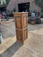Oude houten pilaar of houten sokkel of beelden pilaar sokkel, Ophalen