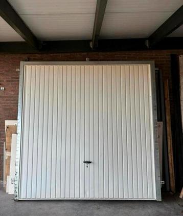 Kanteldeur van staal 2375 x 2375 beschikbaar voor biedingen