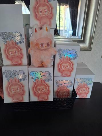 Labubu laatste stuks !  10 euro per doosje  beschikbaar voor biedingen