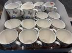 22 Mokken van Janneke Brinkman, Huis en Inrichting, Keuken | Servies, Ophalen, Zo goed als nieuw, Overige stijlen, Kop(pen) en/of Schotel(s)