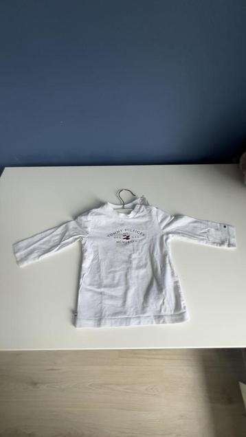 Tommy Hilfiger babyjasje + truitje | Maat 68 beschikbaar voor biedingen