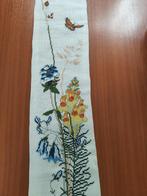 Schellekoord met de 4 seizoenen bloemen,  zonder beslag, Hobby en Vrije tijd, Borduren en Borduurmachines, Ophalen of Verzenden
