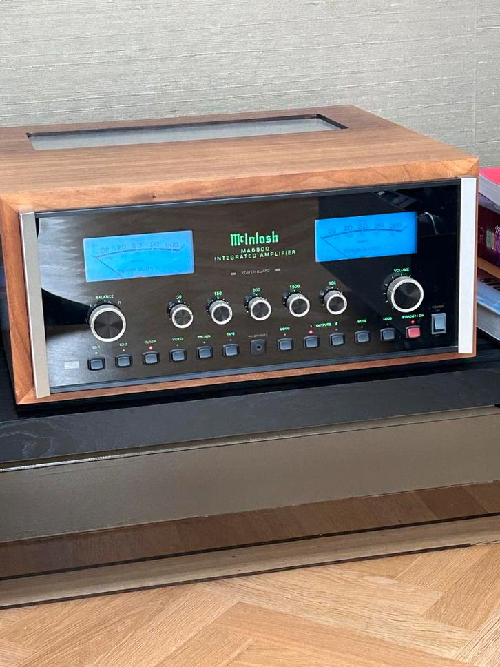 Mcintosh MA6900 Versterker + notenkast+new Afstandsbediening, Audio, Tv en Foto, Versterkers en Receivers, Gebruikt, Stereo, 120 watt of meer