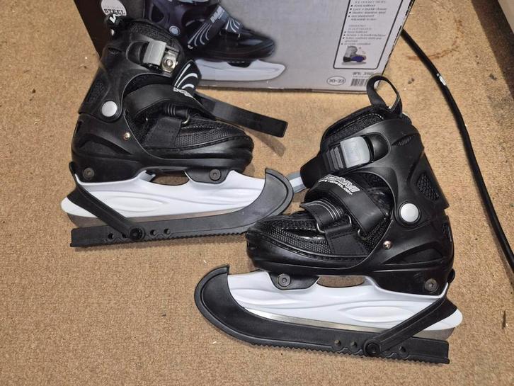 IJshockeyschaatsen Nijdam verstelbaar maat 30-33, Sport en Fitness, Schaatsen, Zo goed als nieuw, IJshockeyschaatsen, Nijdam, Ophalen of Verzenden