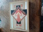 ANTIEK BOEK  VROUW EN MOEDER uit 1929, Antiek en Kunst, Ophalen of Verzenden