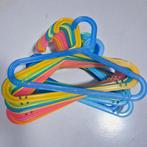 23 Ikea kledinghangers voor kinderkleding, Ophalen, Gebruikt, Kunststof, Kinderen