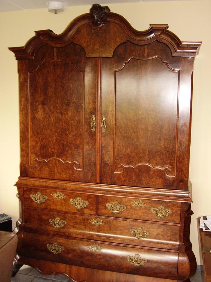 Topstaat klein 237 cm. wortelnoten louie-seize kabinet, Antiek en Kunst, Antiek | Meubels | Kasten, Ophalen