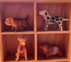 Speelgoed hondjes 4 stuks lek voor poppenhuis of boerderij, Verzamelen, Poppenhuizen en Toebehoren, Ophalen of Verzenden, Zo goed als nieuw