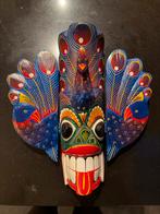 Sri Lankaanse Masker met Pauw, Ophalen