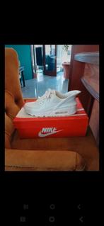 Witte nike air max flyease maat 40.5, Ophalen of Verzenden, Zo goed als nieuw, Wit, Sneakers of Gympen