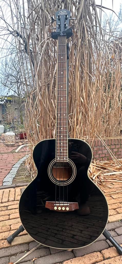 J&D Akoestische Basgitaar - Goede Staat, Muziek en Instrumenten, Snaarinstrumenten | Gitaren | Bas, Zo goed als nieuw, Semi-akoestisch