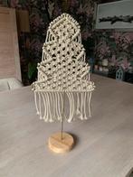 Macramé Kerstboom op Standaard - Handgemaakt, Huis en Inrichting, Woonaccessoires | Overige, Ophalen of Verzenden, Zo goed als nieuw