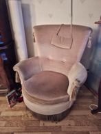 Vintage fauteuil met sierlijke details, Huis en Inrichting, Fauteuils, Ophalen