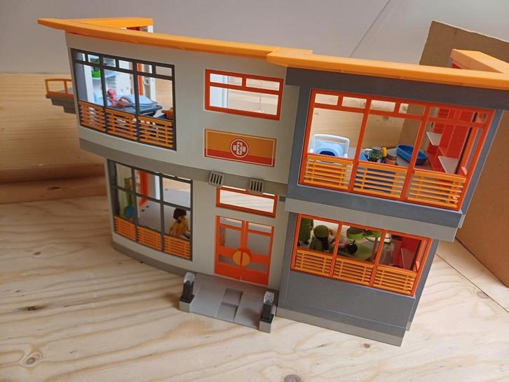 Playmobil ziekenhuis compleet, Kinderen en Baby's, Speelgoed | Playmobil, Zo goed als nieuw, Ophalen