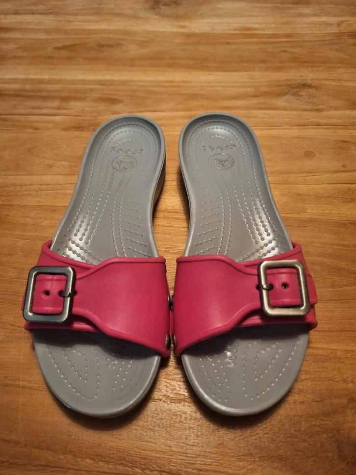 Zgan, heerlijke slippers Crocs,  maat 38/39, Kleding | Dames, Schoenen, Zo goed als nieuw, Roze, Ophalen of Verzenden