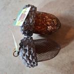 Voedsel eikels 2 stuks, Tuin en Terras, Vogelhuisjes en Vogelbaden, Ophalen of Verzenden, Zo goed als nieuw