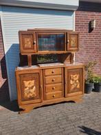 Franse, antiek dressoir met mooie bewerkte deuren, Antiek en Kunst, Antiek | Meubels | Kasten, Ophalen of Verzenden