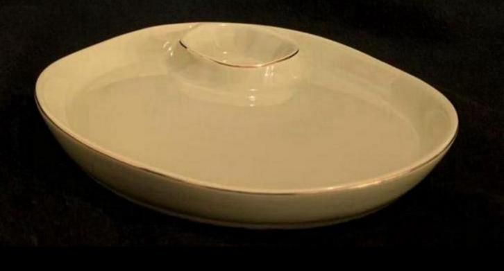 RIVERDALE tapas schaal olijf groen 23 cm groot, Huis en Inrichting, Keuken | Servies, Zo goed als nieuw, Schaal of Schalen, Effen