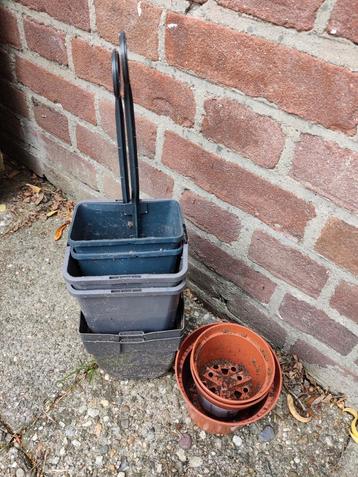Gratis bloempotten beschikbaar voor biedingen