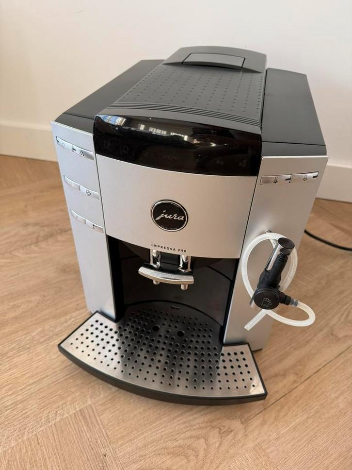Jura Impressa F90 – Gereviseerd, Direct Klaar voor Gebruik, Witgoed en Apparatuur, Koffiezetapparaten, Refurbished, Gemalen koffie