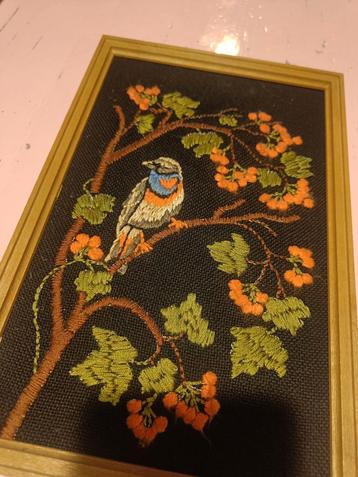 Vintage Geborduurd Schilderijtje Vogel beschikbaar voor biedingen
