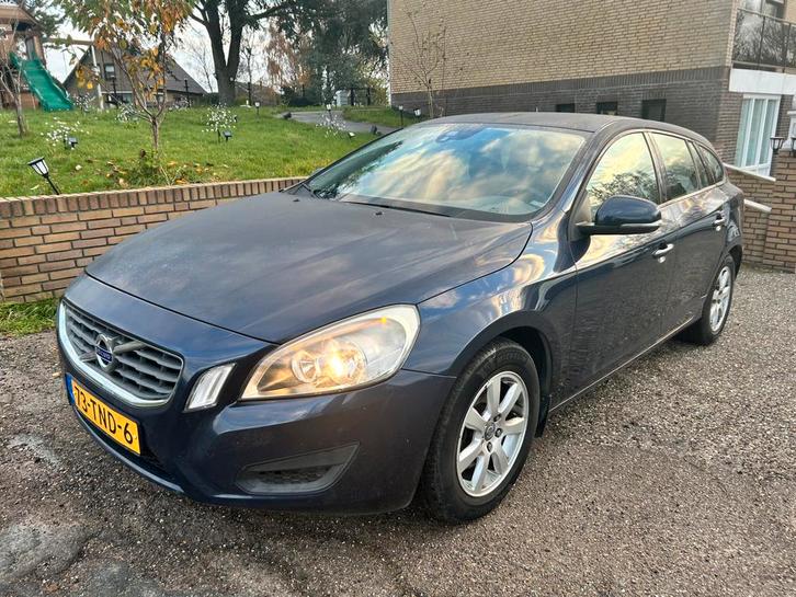 V60 1.6 AUT T3 Pdc Nieuwe Riem Vol Dealer OH, Auto's, Volvo, Bedrijf, V60, ABS, Airbags, Airconditioning, Alarm, Autonomous Driving