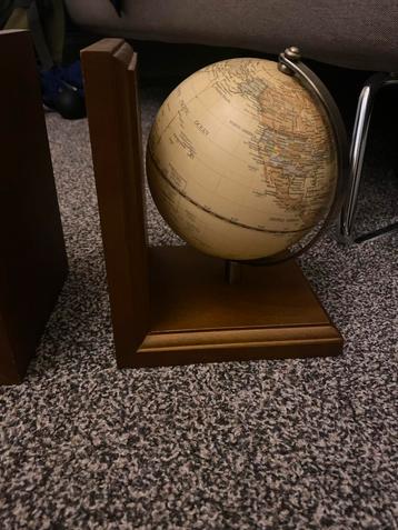 Globus Boekensteunen - Decoratief & Functioneel beschikbaar voor biedingen