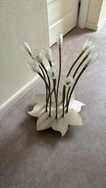 Lamp plafond beschikbaar voor biedingen