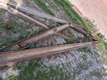 Twee spanten beschikbaar voor biedingen