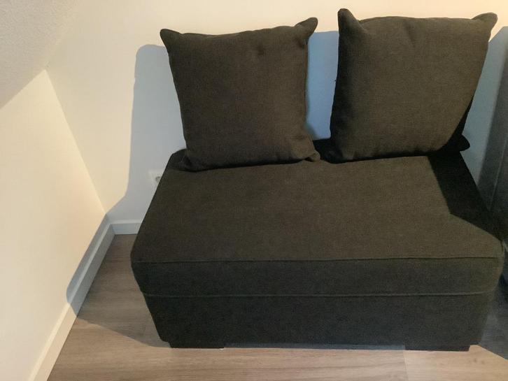 Hocker / zwart stoffen bankje, Huis en Inrichting, Banken | Voetenbanken en Poefen, Gebruikt, 50 tot 75 cm, 100 tot 125 cm, Rechthoekig