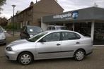 Seat Cordoba MET AIRCO   1.4 16V 55KW 2003 Grijs, Auto's, 47 €/maand, Origineel Nederlands, Te koop, Zilver of Grijs