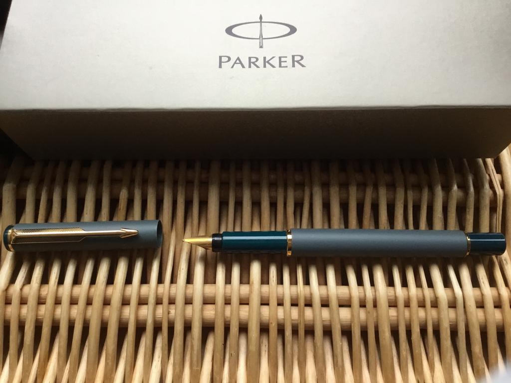 Parker Rialto nieuw in doos, Verzamelen, Pennenverzamelingen, Ophalen of Verzenden, Zo goed als nieuw, Vulpen, Parker